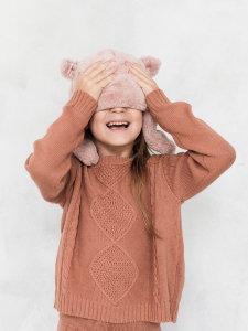 Как выбрать детские зимние шапки: советы для родителей и оптовых покупателей