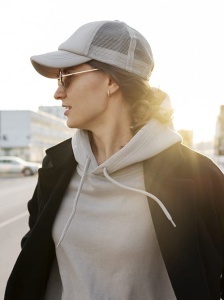 Какие кепки в моде в 2026 году: ориентиры для покупателей и оптовиков Какие кепки в моде в 2026 году: ориентиры для покупателей и оптовиков